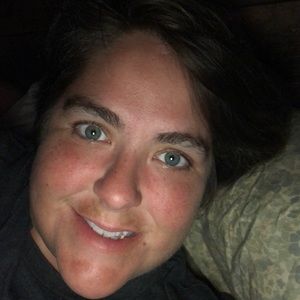 Meet your Posher, Becca